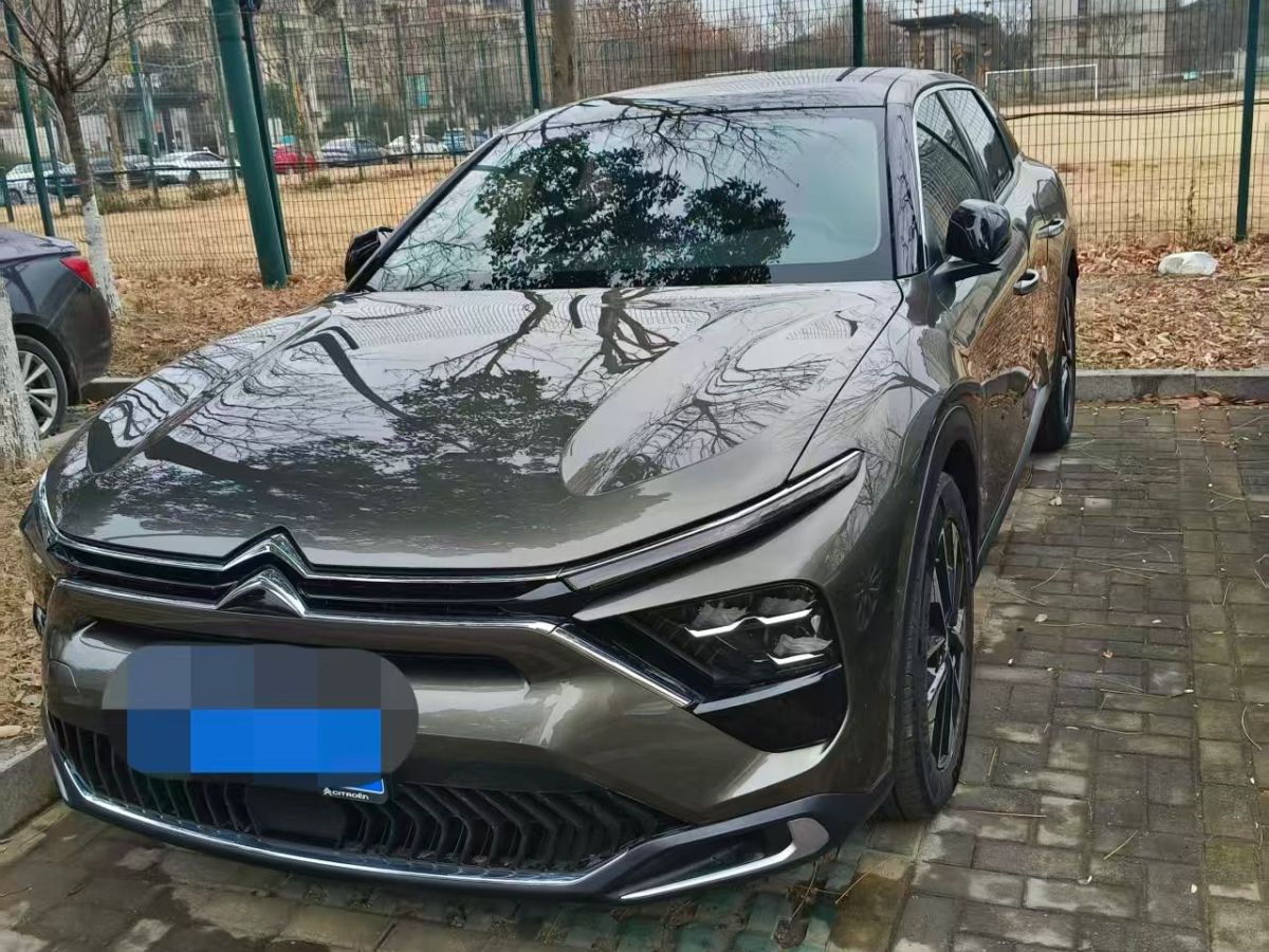Citroen C5 X 2025 car image #2