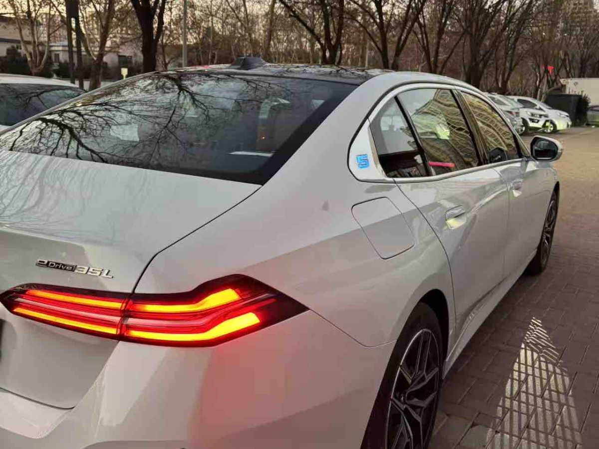 BMW i5 2025 #2 BMW i5 2025 car image #2