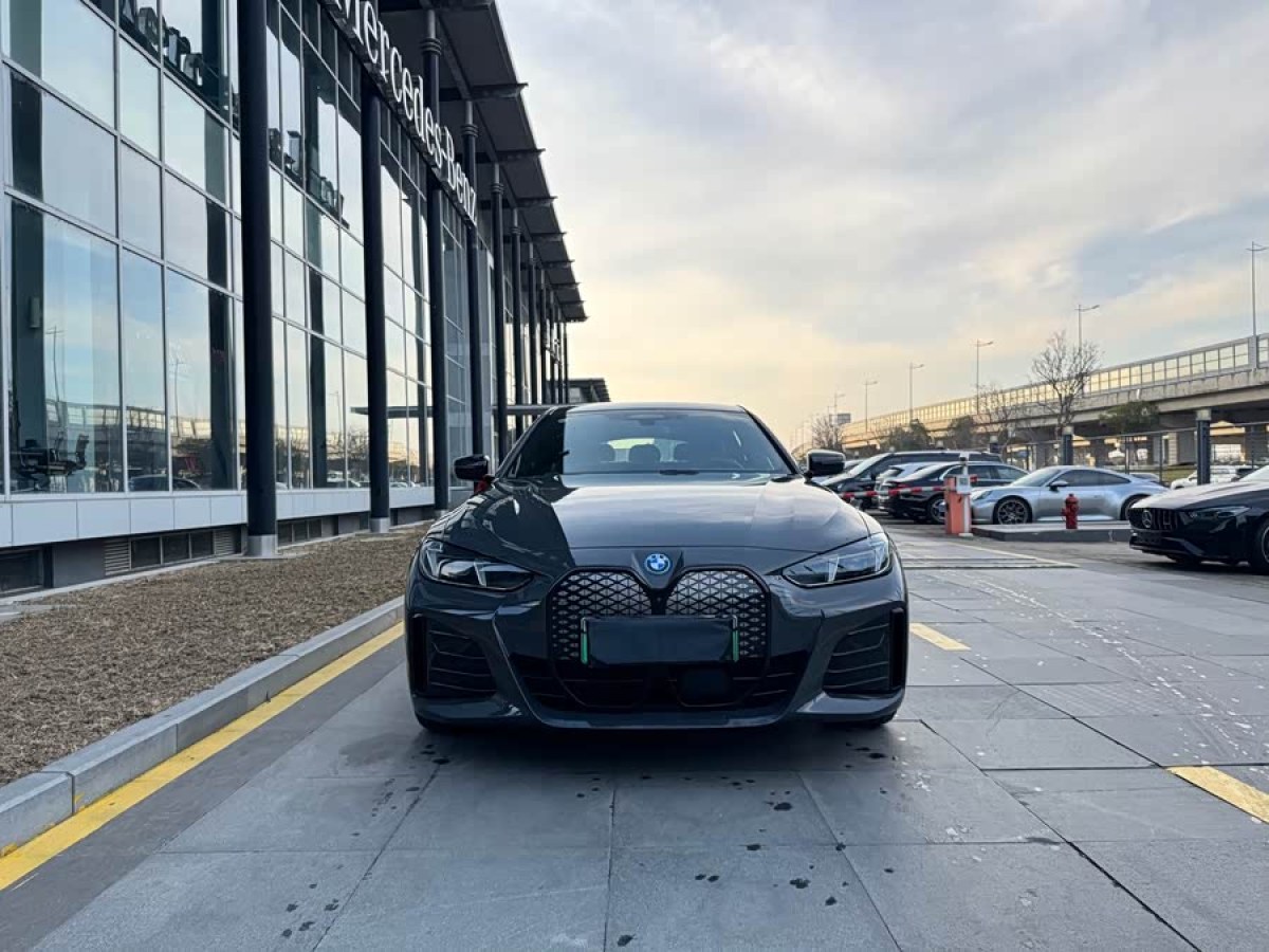 BMW i4 2025 image de voiture #2