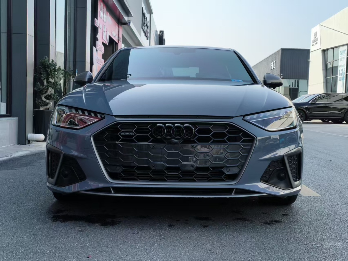Audi A4L 2023 immagine di auto #2