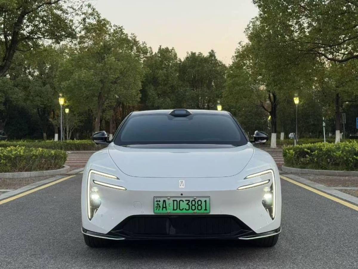 Avatr 06 2025 #2 Avatr 06 2025 car image #2