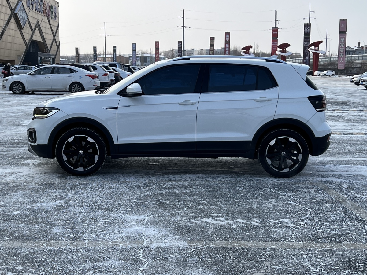 Volkswagen Tacqua 2022 car image #2