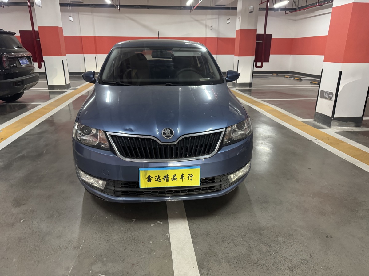 Skoda Rapid Spaceback 2016 car image #2