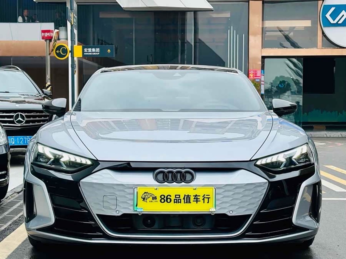 Audi RS e-tron GT 2024 car image #2