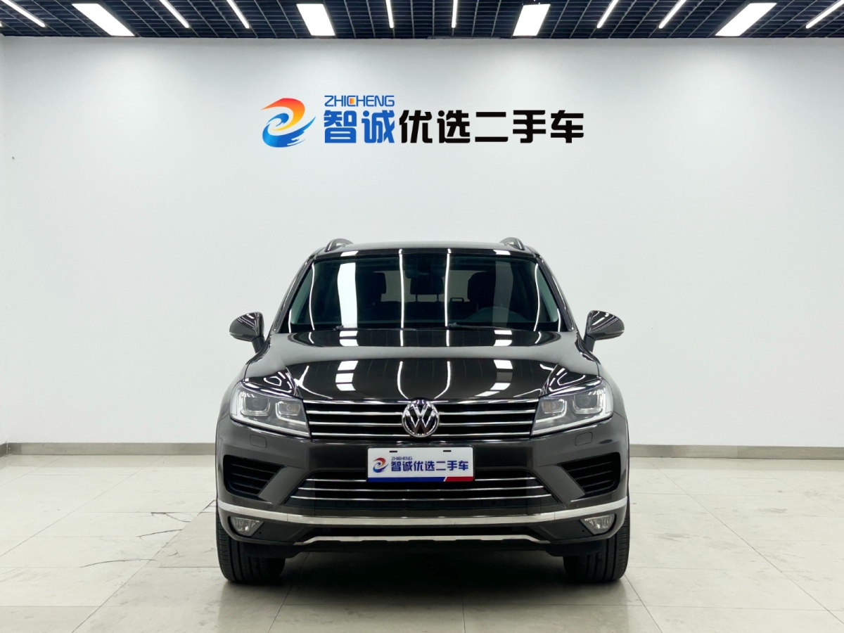 Volkswagen Touareg 2016 car image #2