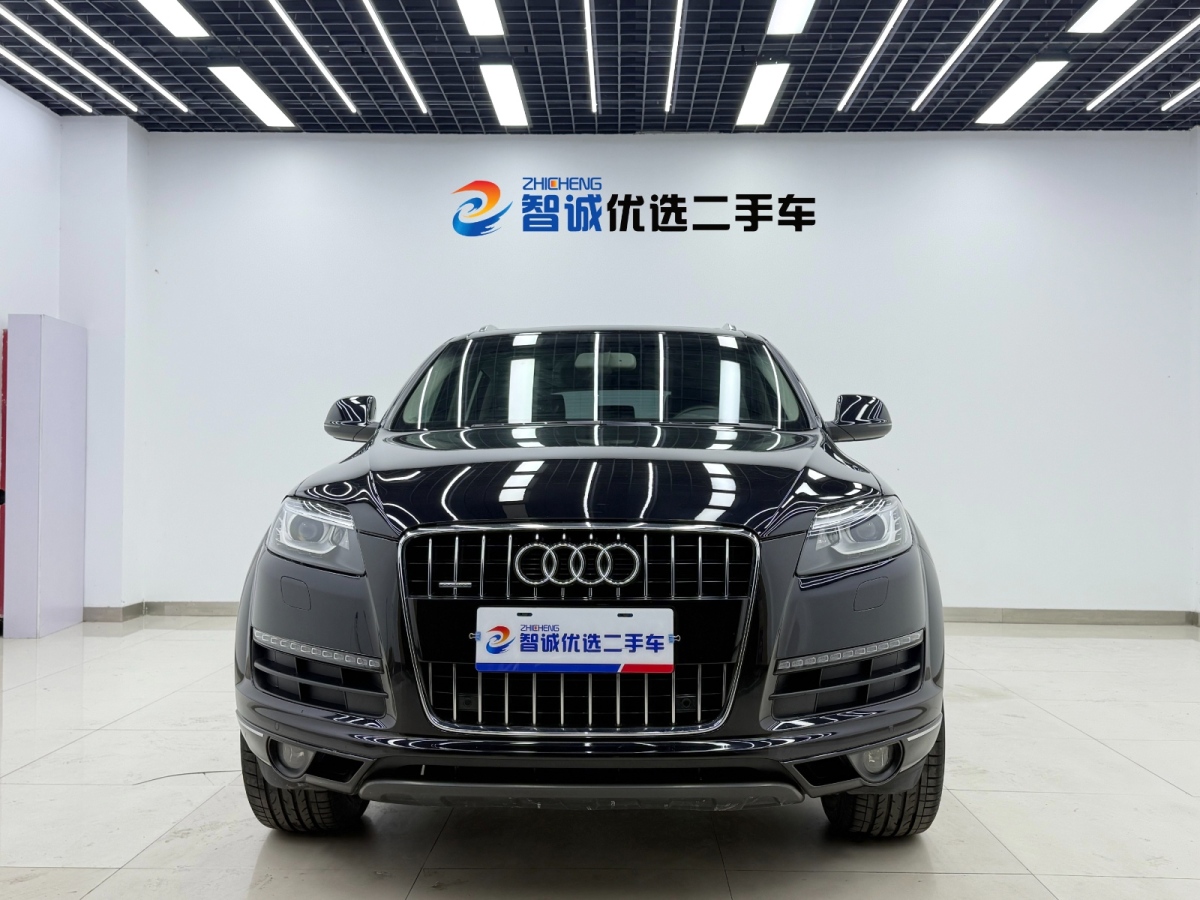 Audi Q7 2010 car image #2