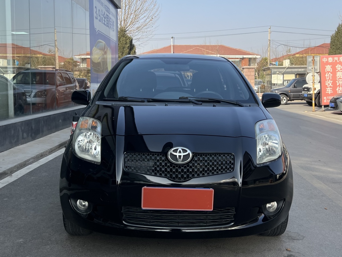 Toyota Yaris 2009 car image #2