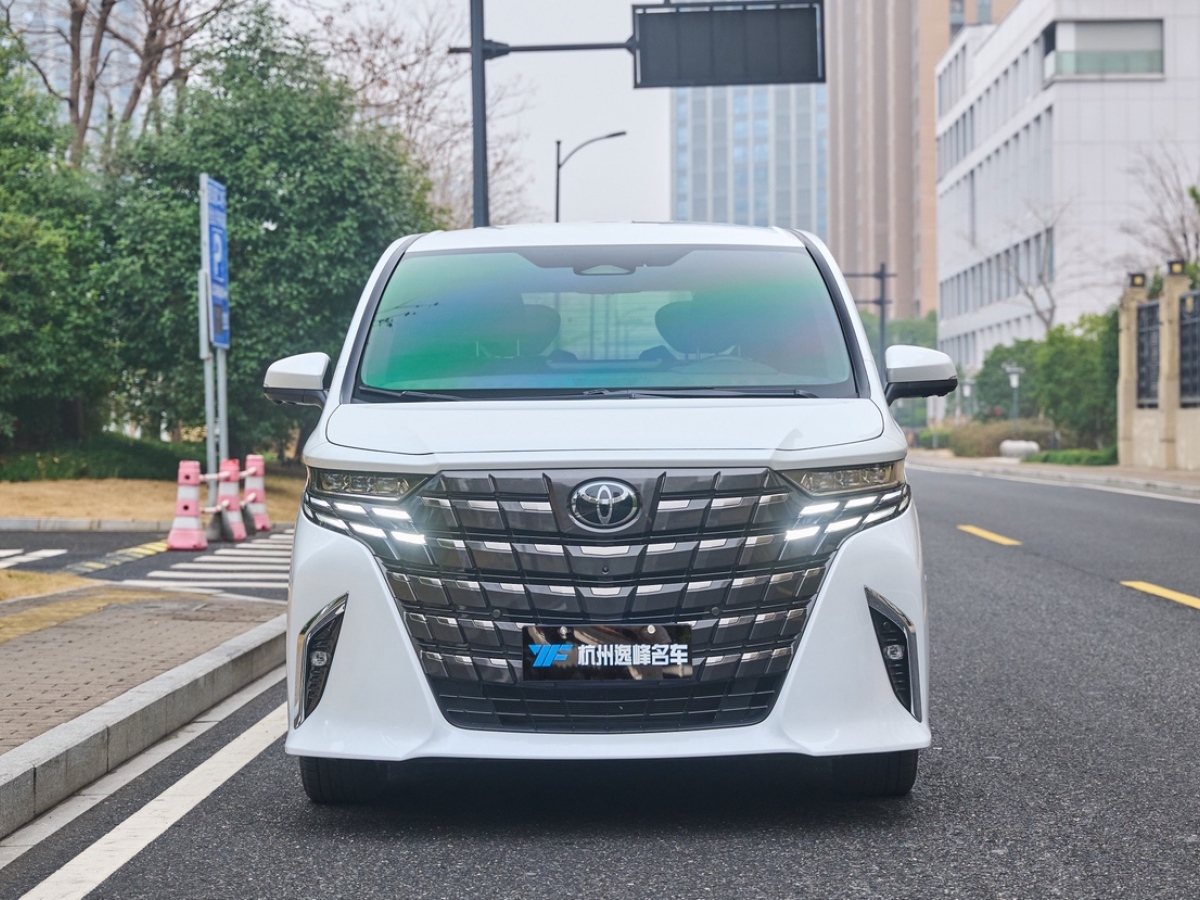Toyota Alphard 2024 car image #2