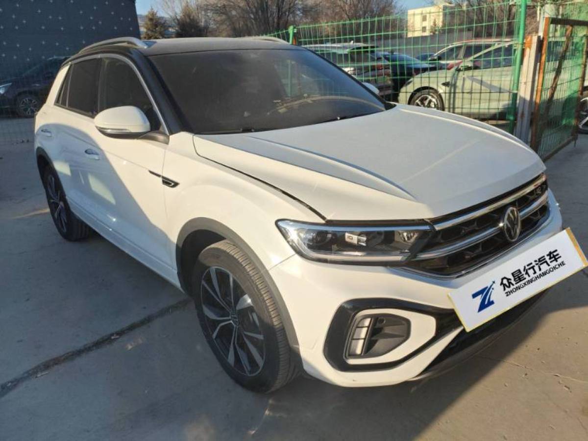 Volkswagen T-Roc 2023 car image #2