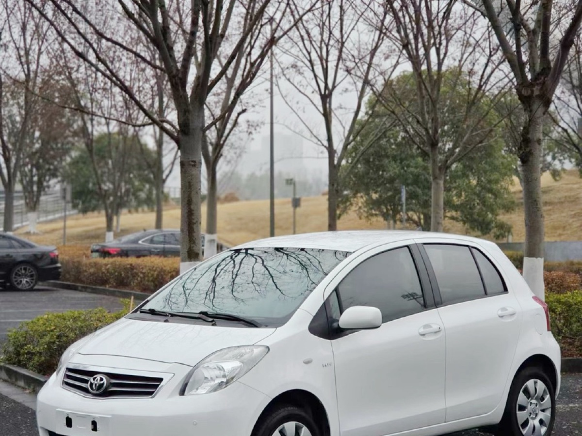 Toyota Yaris 2013 imagem de carro #2