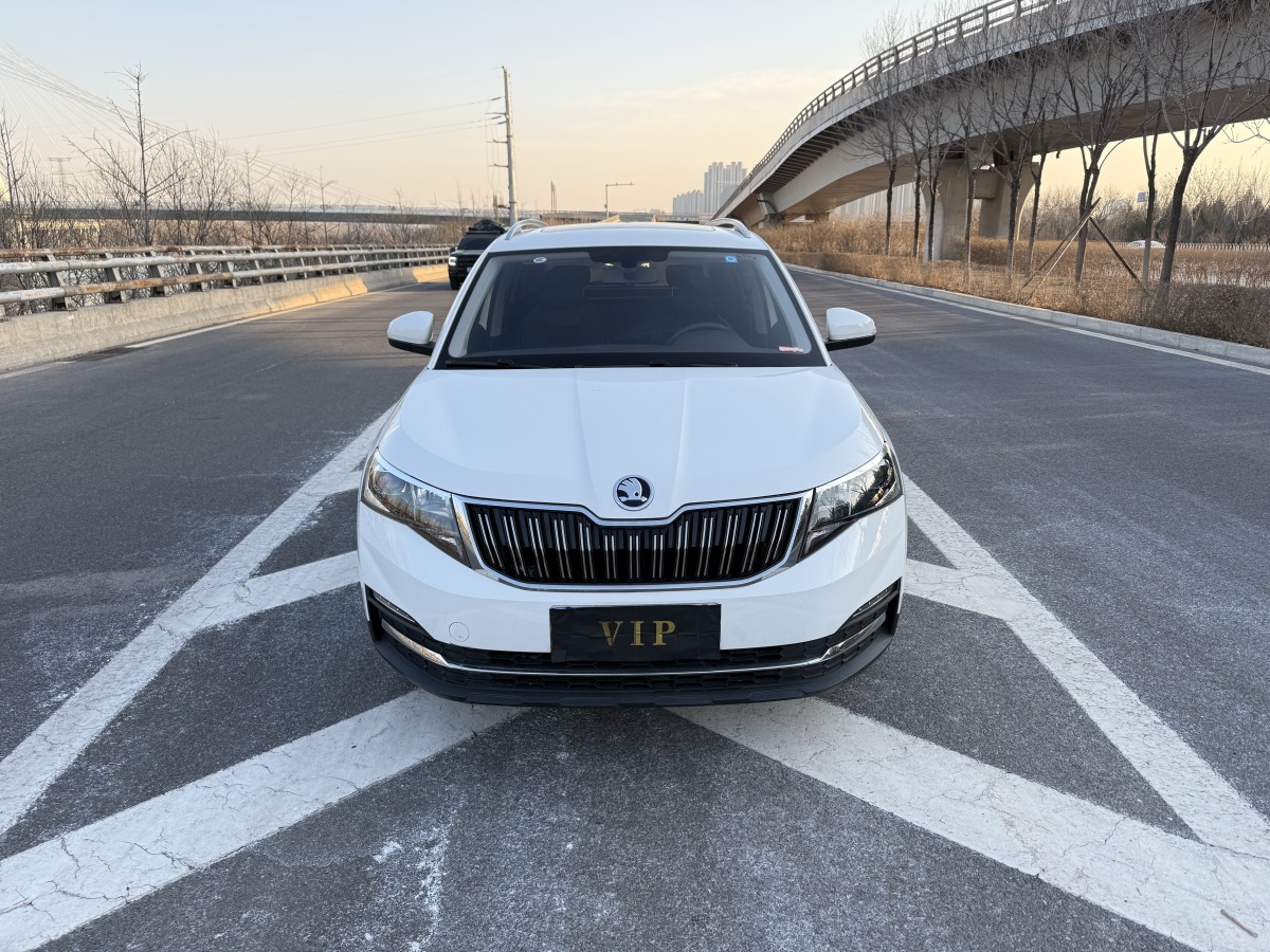 Skoda Kamiq 2020 car image #2