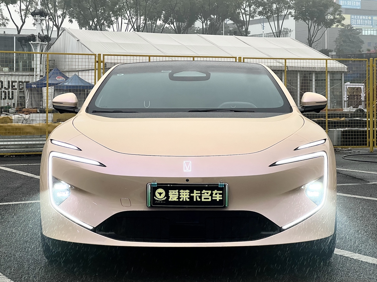 Avatr 12 2024 car image #2