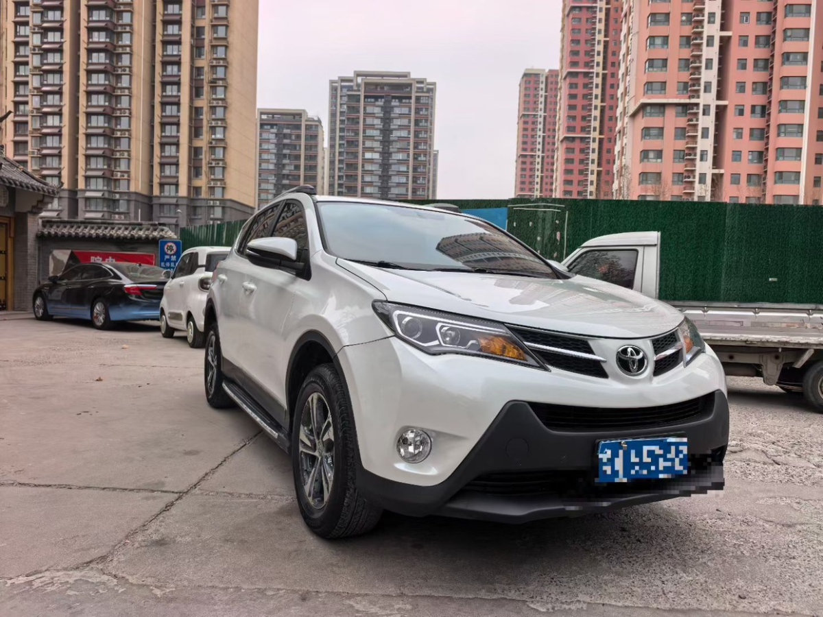 Toyota RAV4 2015 car image #2