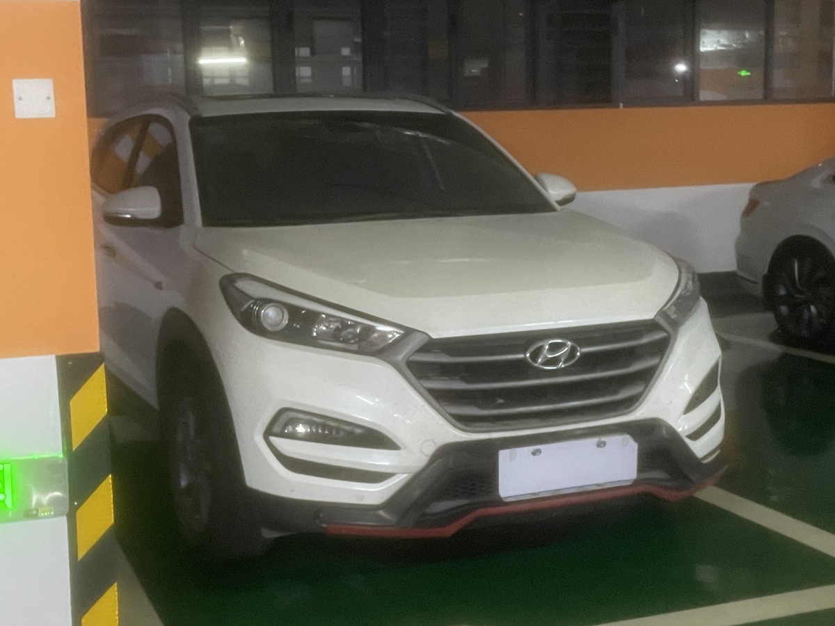 Hyundai Tucson 2016 car image #2