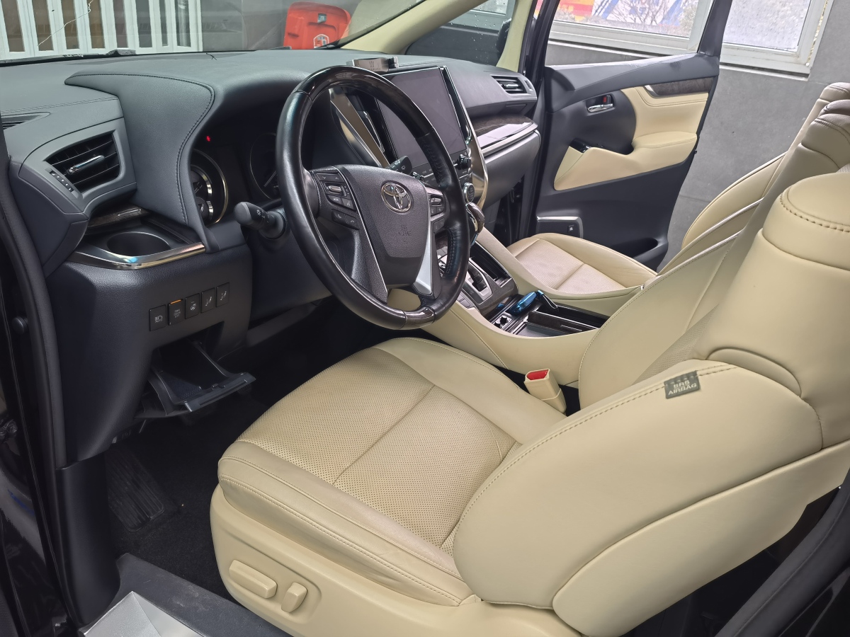 Toyota Vellfire 2022 #2 Toyota Vellfire 2022 صورة سيارة #2