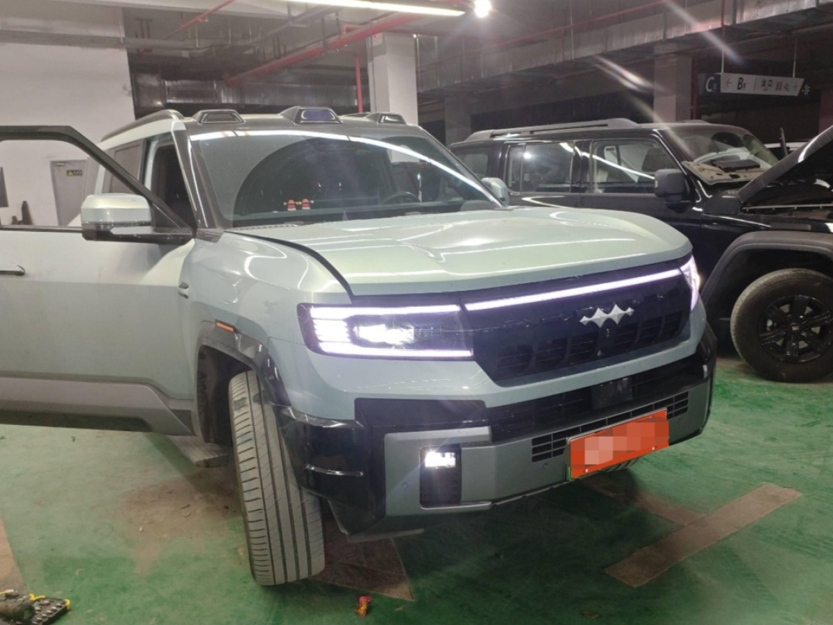 FangChengBao Leopard 8 2024 #2 FangChengBao Leopard 8 2024 car image #2