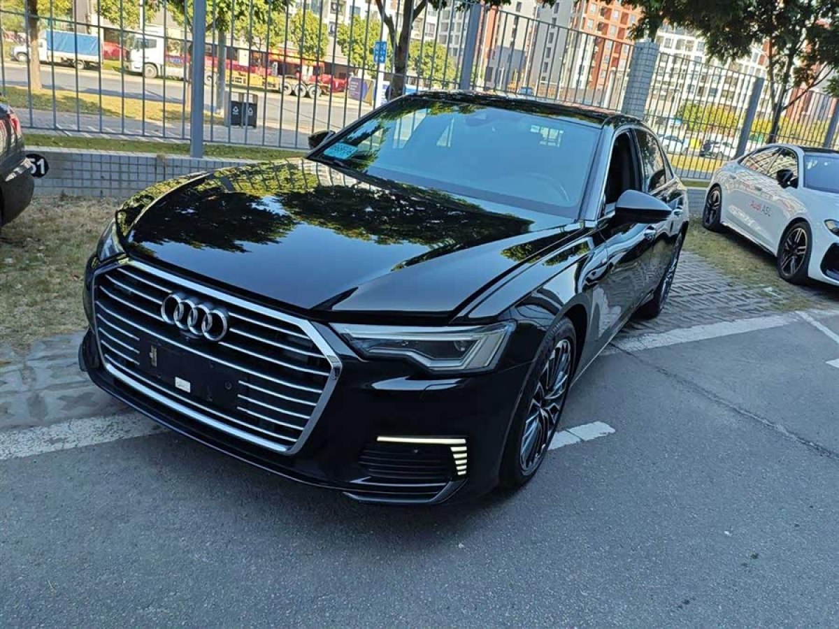 Audi 2022 car image #2