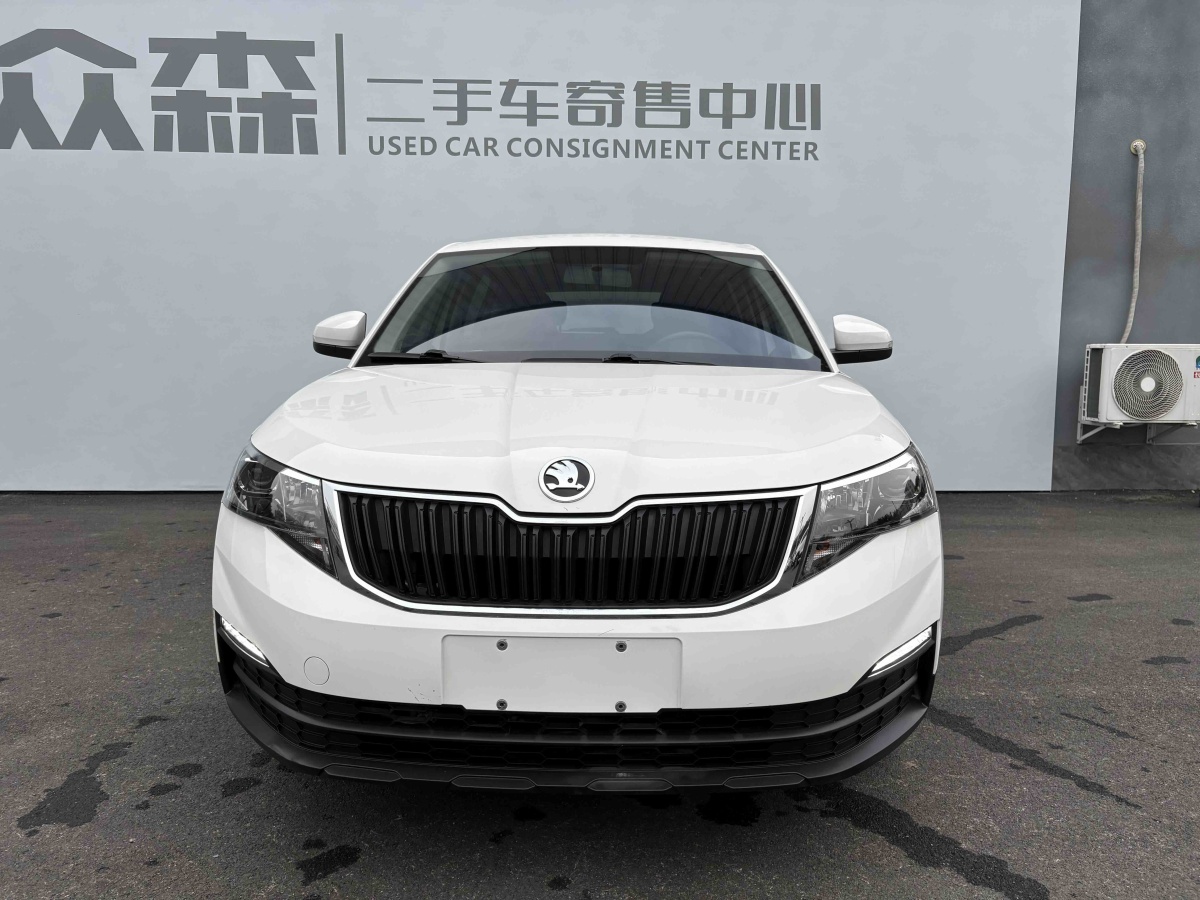 Skoda Kamiq 2020 #2 Skoda Kamiq 2020 car image #2