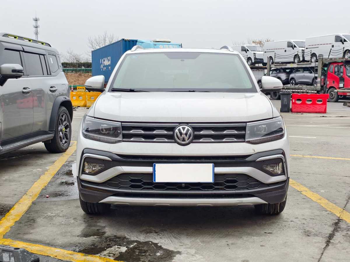 Volkswagen T-Cross 2020 car image #2