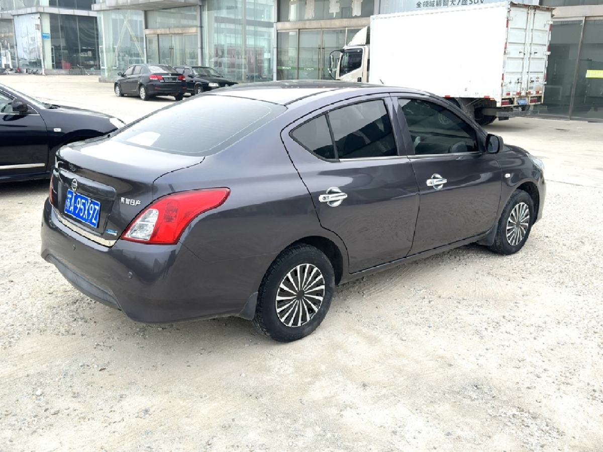 Nissan Sunny 2014 car image #2