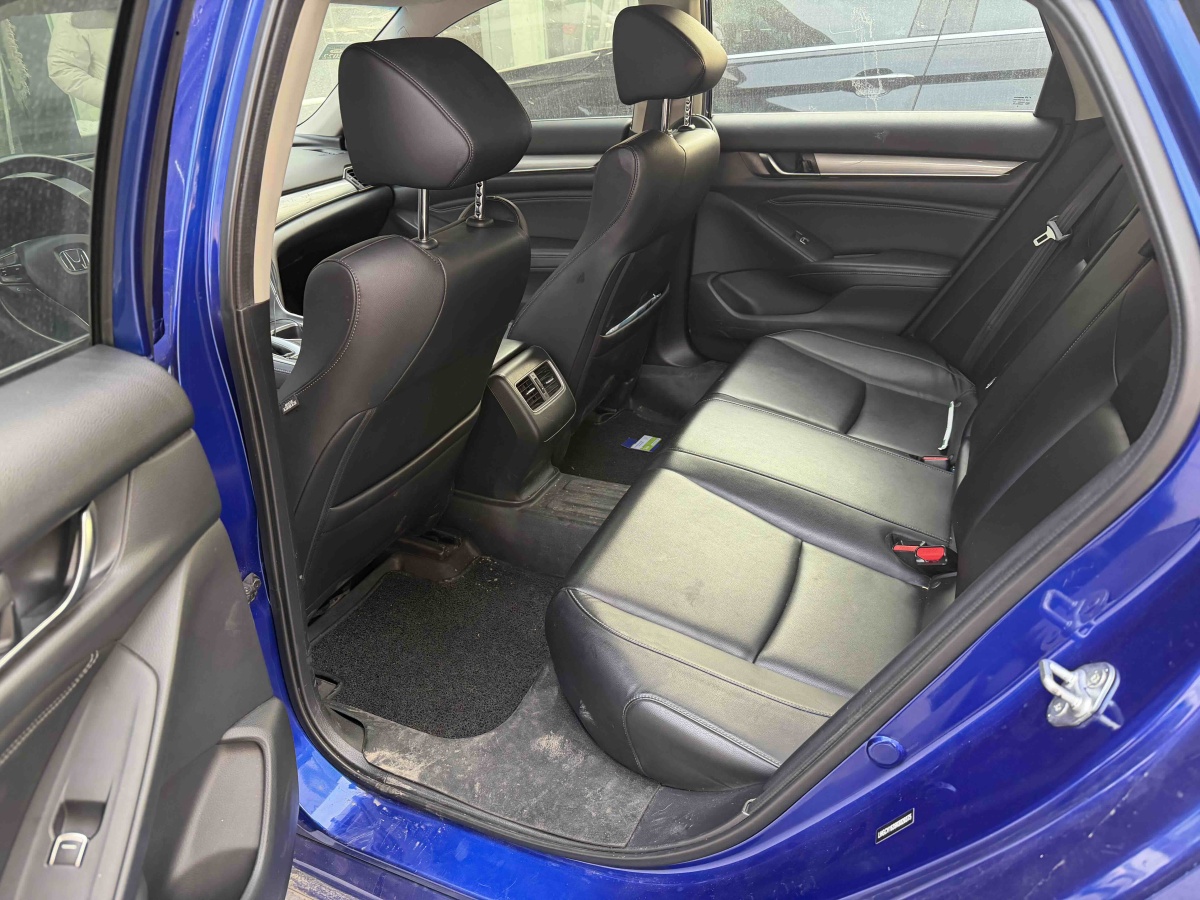 Honda Accord 2018 car image #2