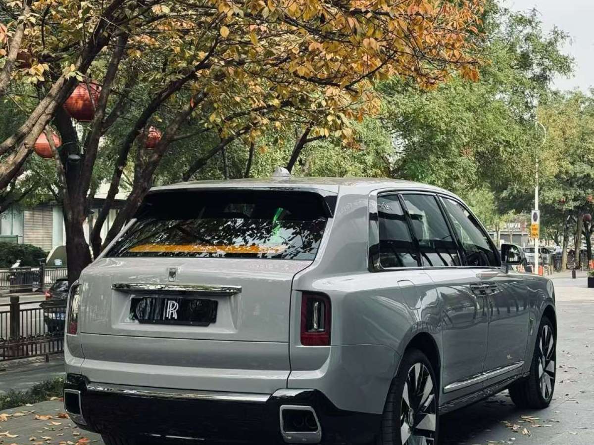 Rolls-Royce Cullinan car image #2