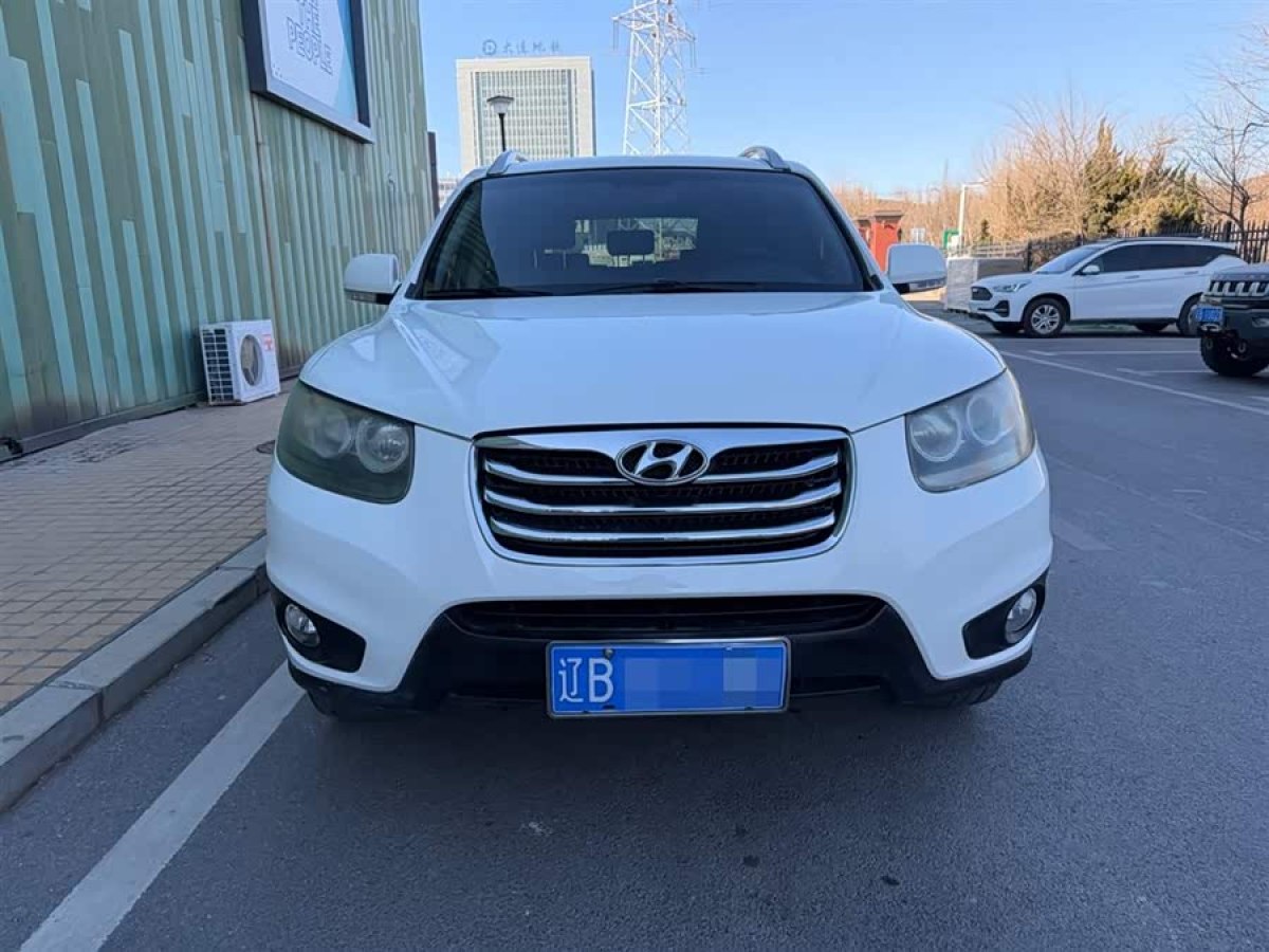 Hyundai Santa Fe Classic 2010 car image #2