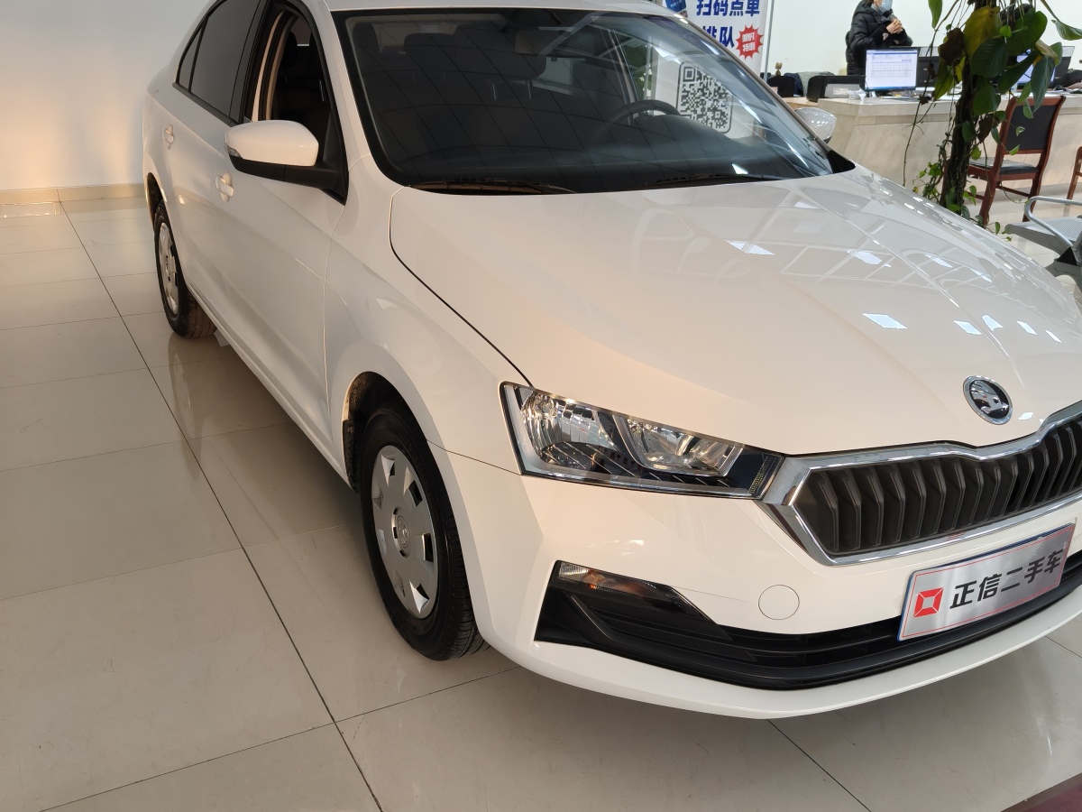 Skoda Rapid 2021 car image #2