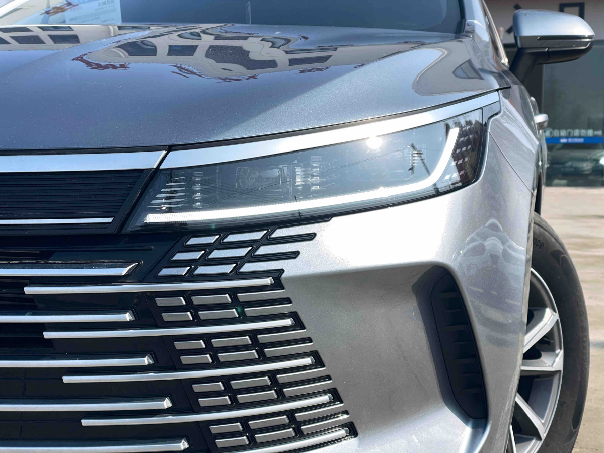 BYD Destroyer 05 2025 #2 BYD Destroyer 05 2025 car image #2