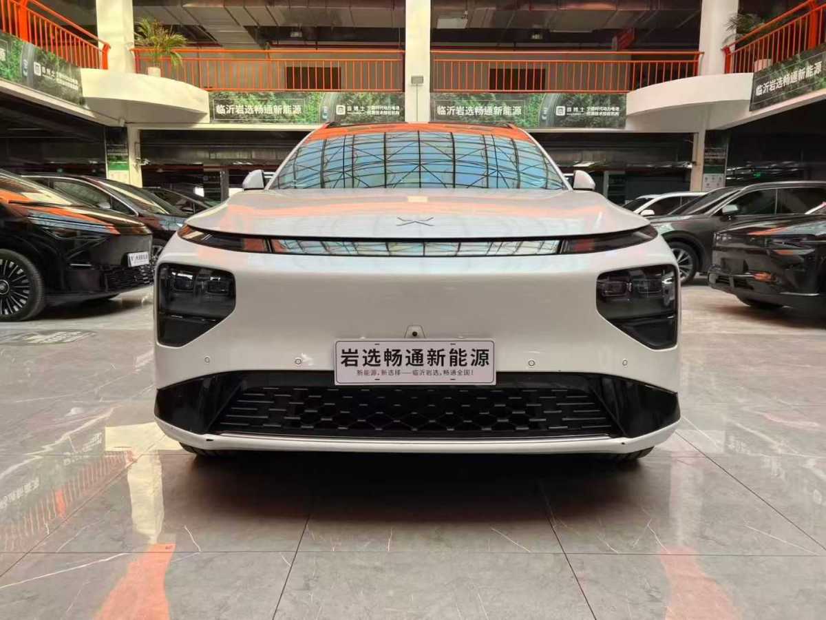 Xpeng G9 2023 immagine di auto #2