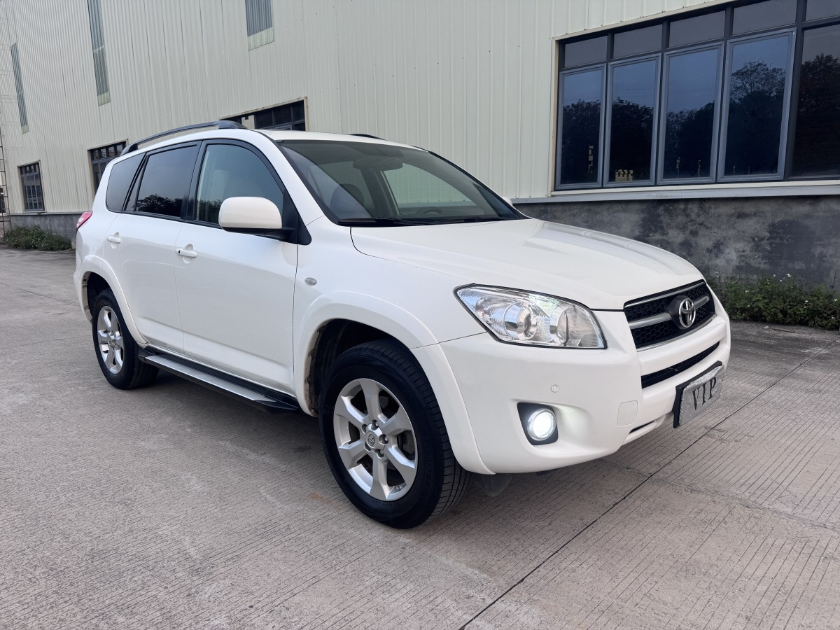 Toyota RAV4 2009 car image #2