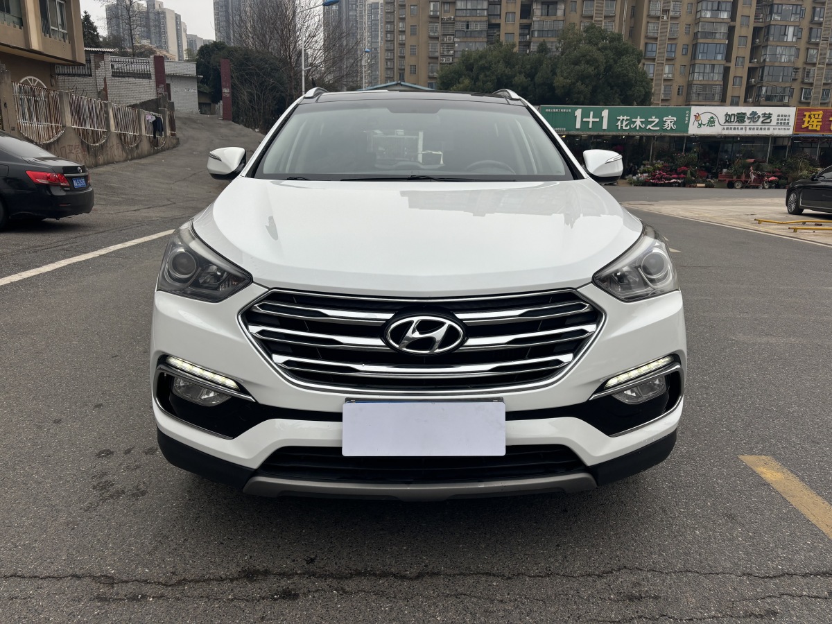 Hyundai Santa Fe 2018 #2 Hyundai Santa Fe 2018 car image #2
