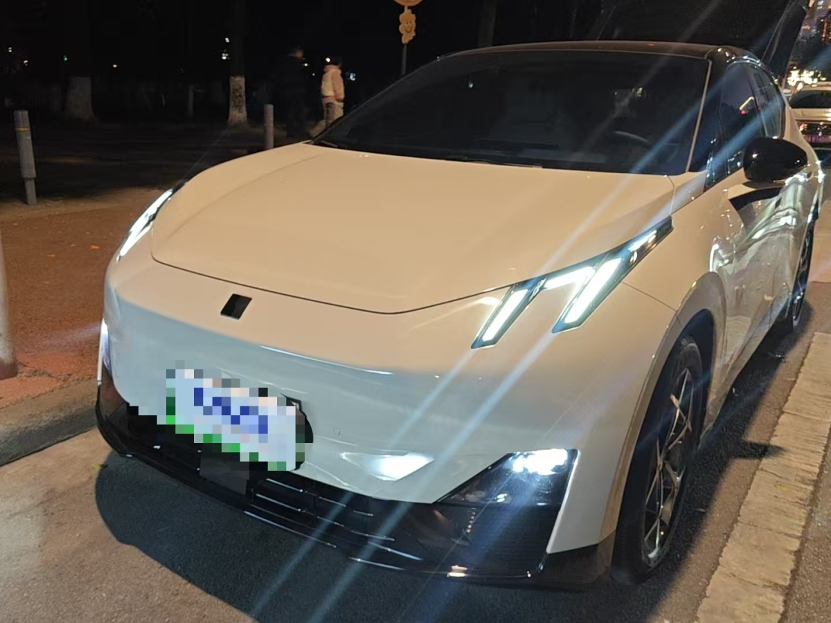 Lynk & Co Z20 2024 #2 Lynk & Co Z20 2024 car image #2
