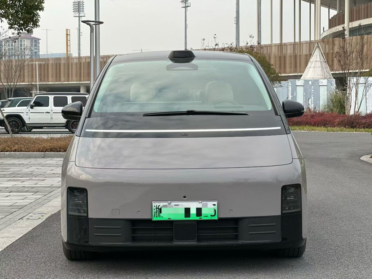 理想汽车 理想MEGA 2024 汽车图片 #2