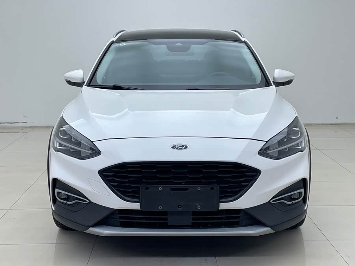 Ford Focus Active 2020 #2 Ford Focus Active 2020 صورة سيارة #2