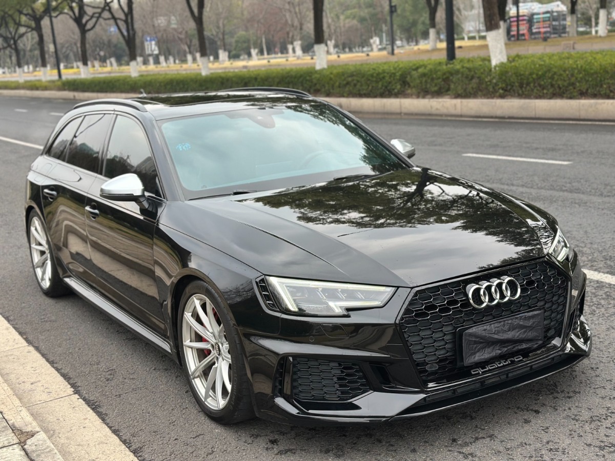 Audi RS 4 2019 car image #2