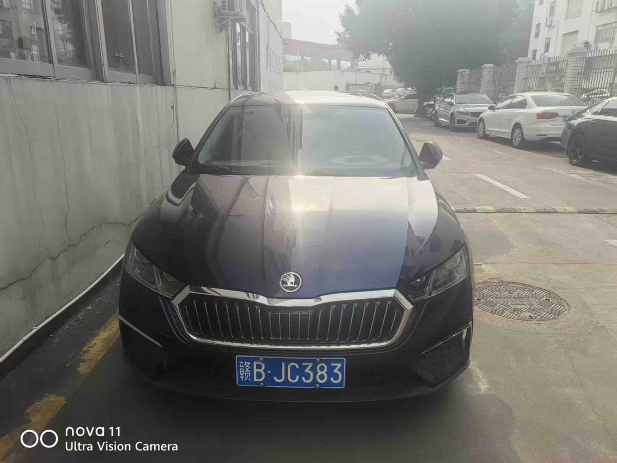 Skoda Octavia 2021 car image #2