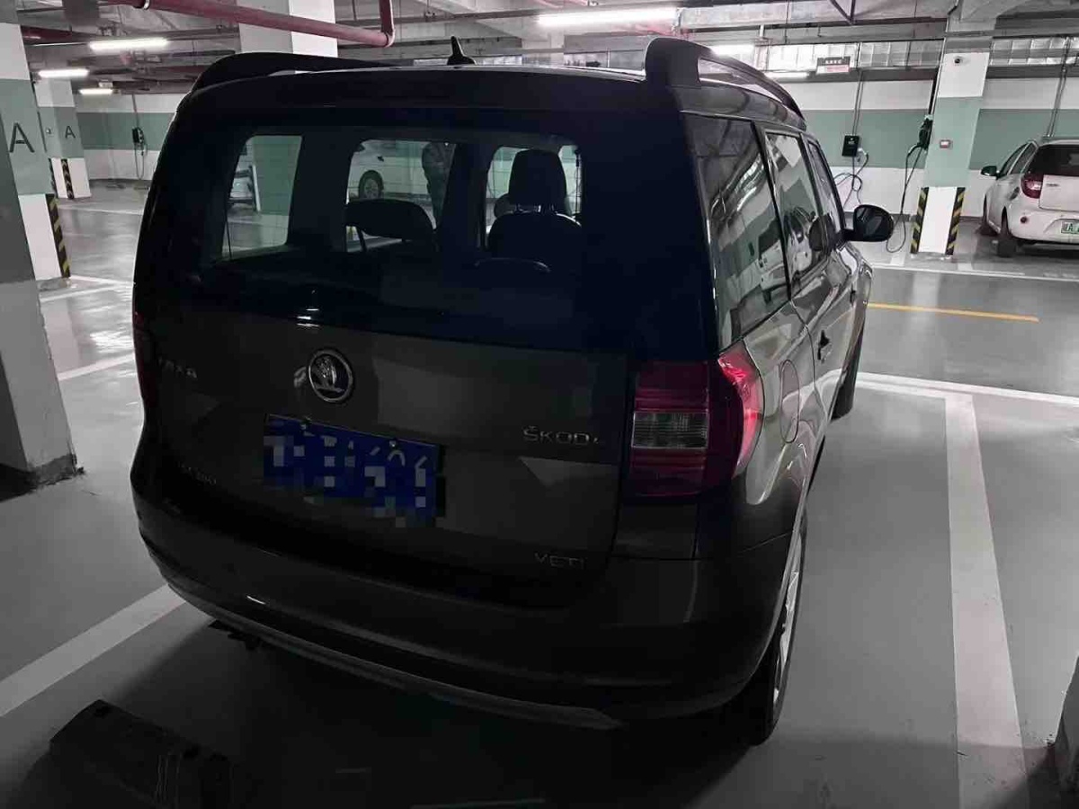 Skoda Yeti 2016 car image #2