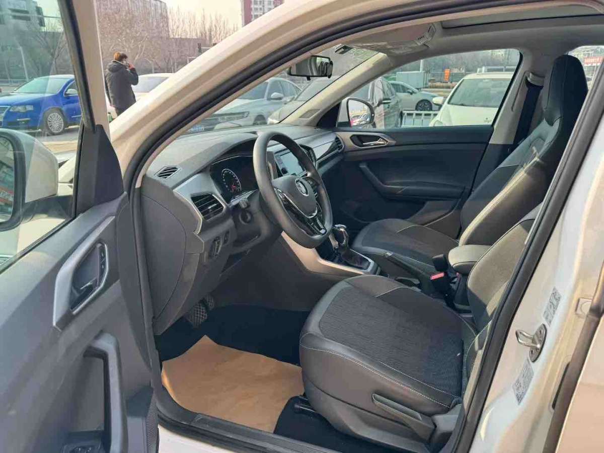 Volkswagen T-Cross 2019 #2 Volkswagen T-Cross 2019 car image #2