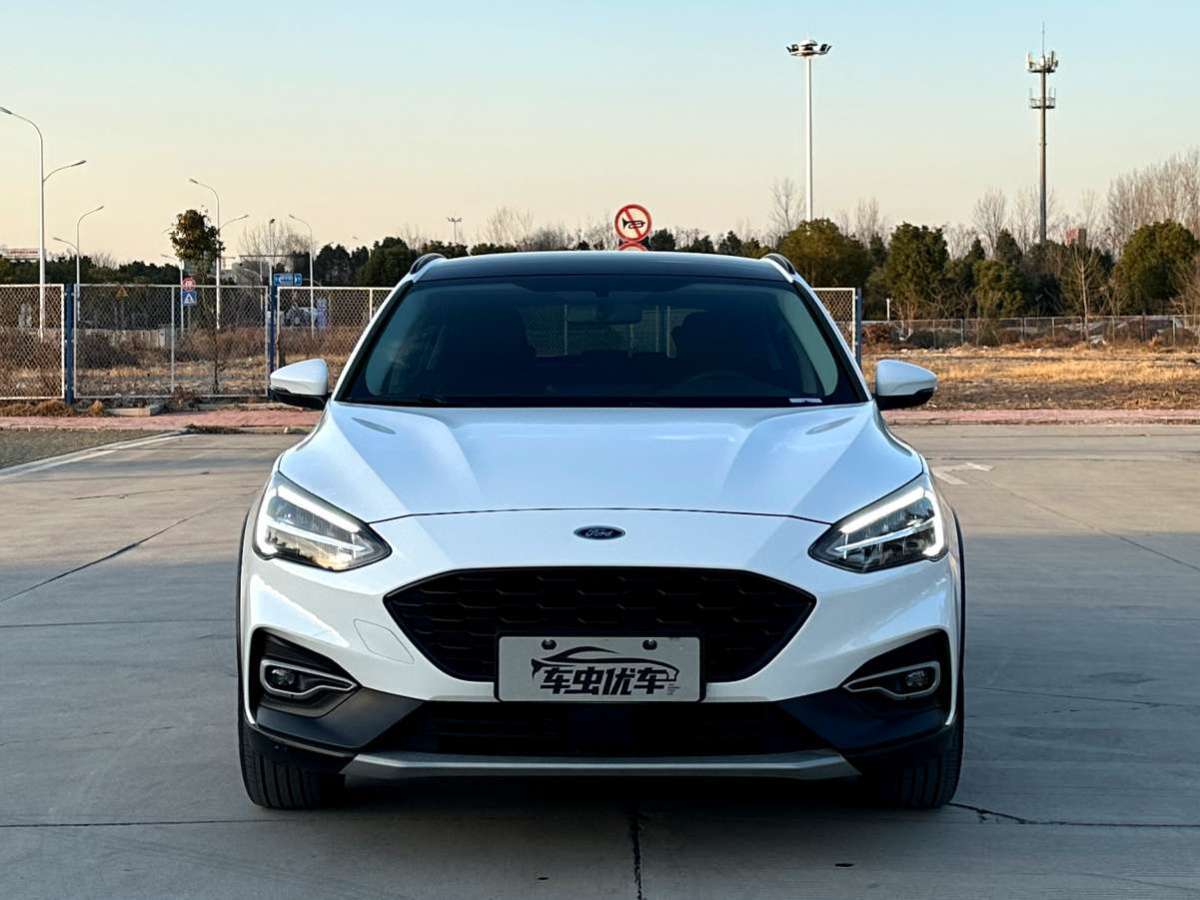 Ford Focus Active 2021 صورة سيارة #2