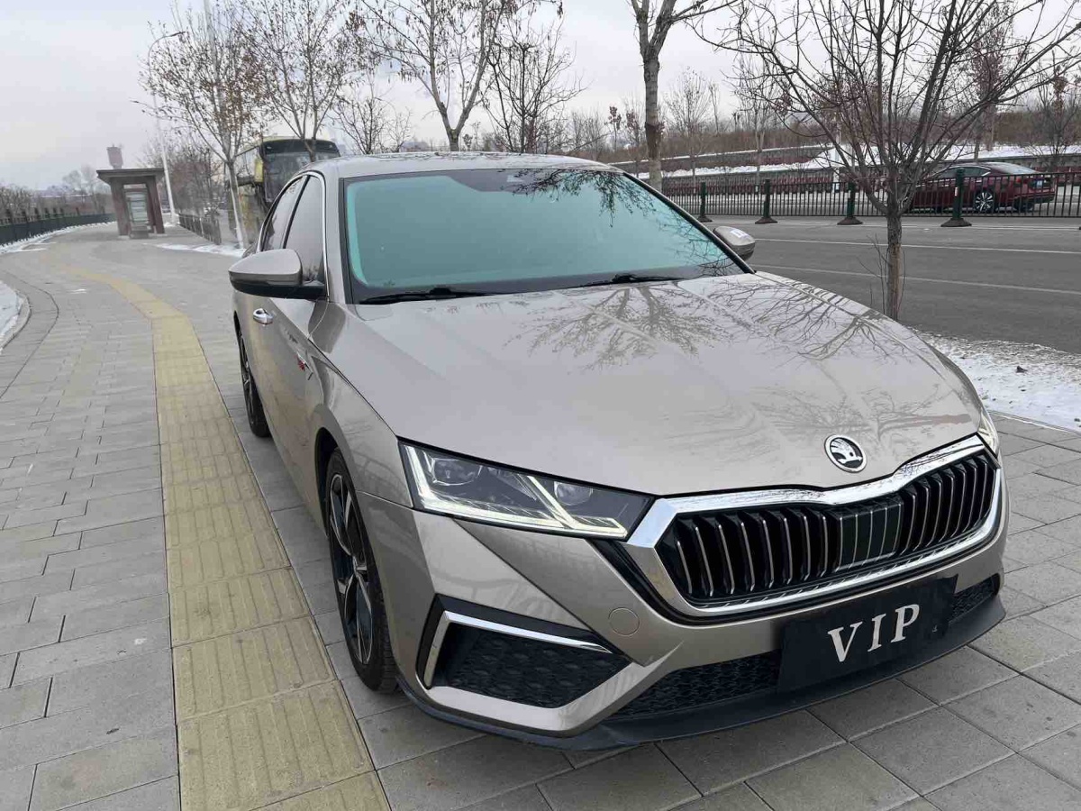 Skoda Octavia 2021 car image #2