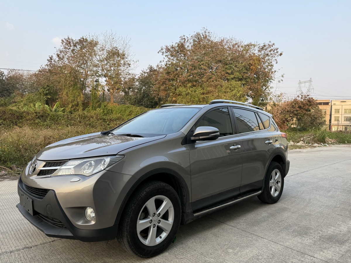 Toyota RAV4 2014 #2 Toyota RAV4 2014 car image #2
