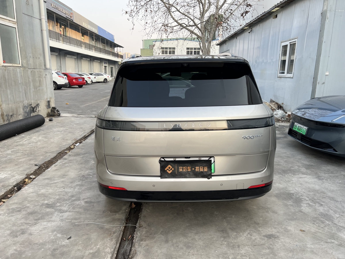 Lynk & Co 900 2025 car image #2