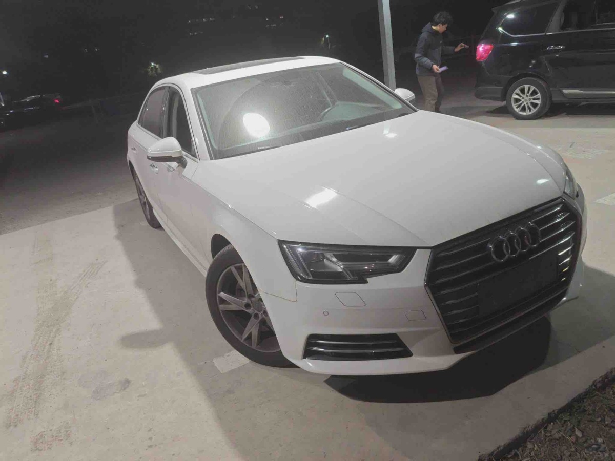 Audi A4L 2018 car image #2