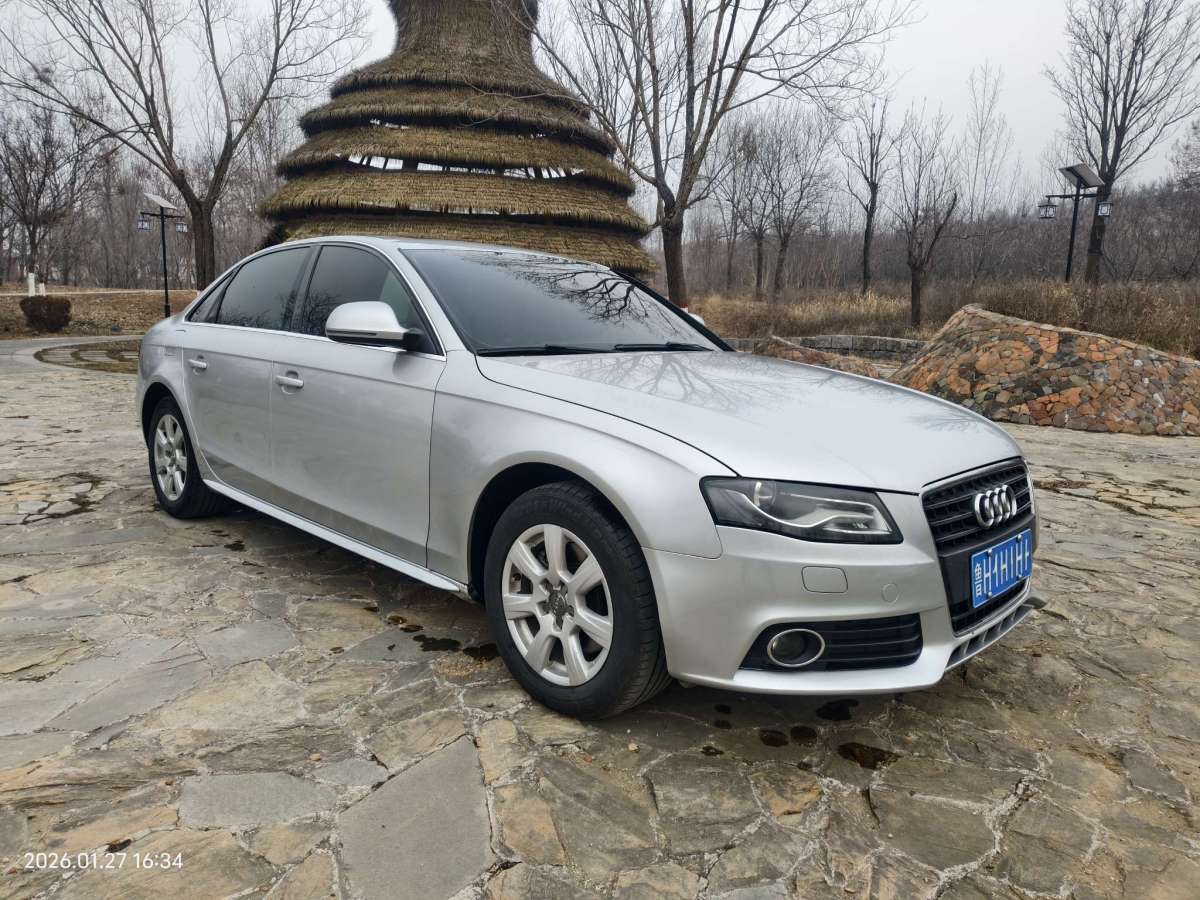 Audi A4L 2010 car image #2