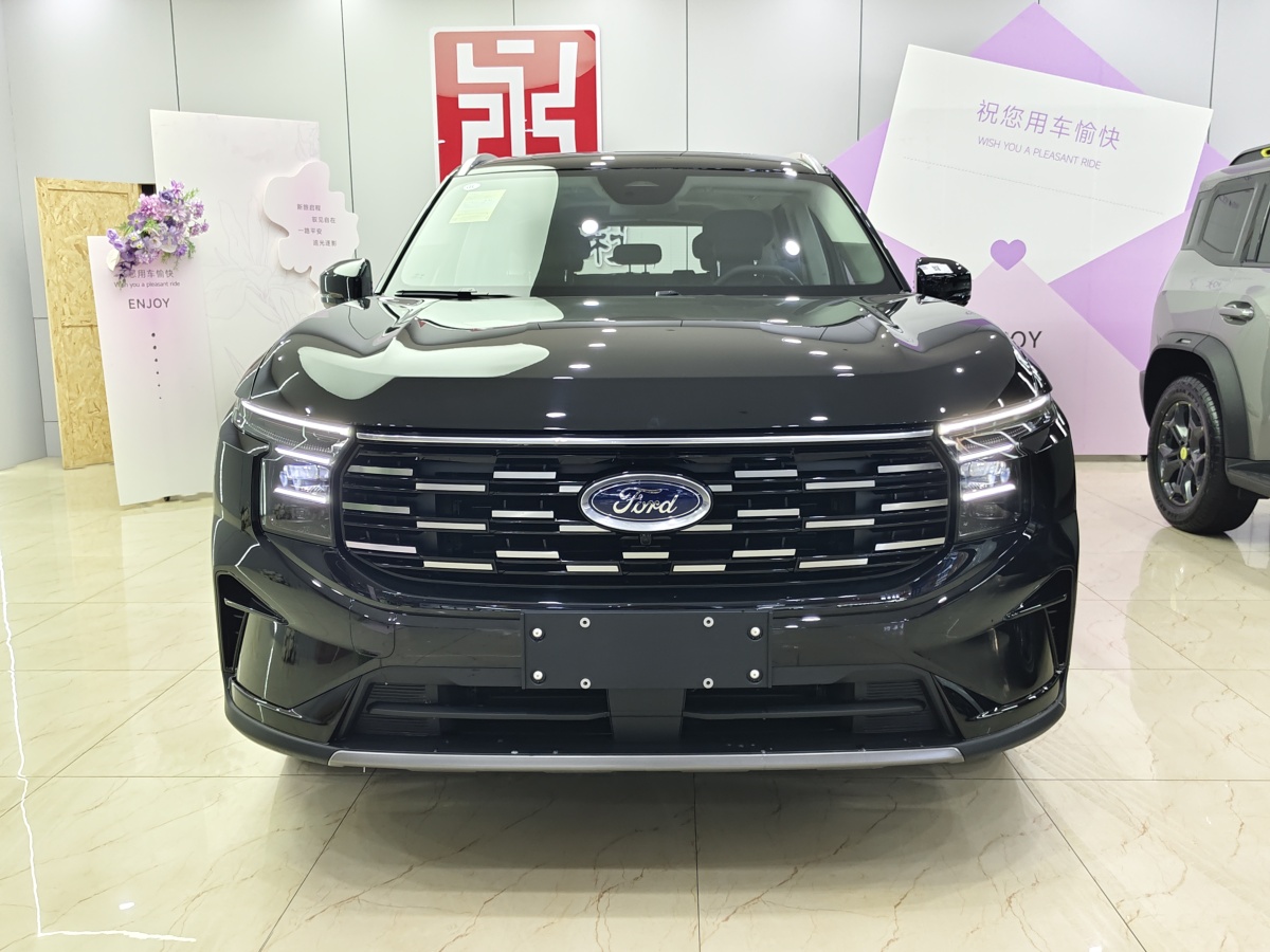 Ford Edge 2025 immagine di auto #2