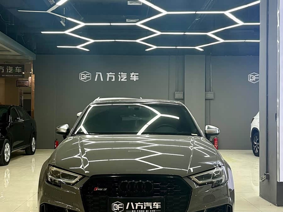 Audi RS 3 2018 immagine di auto #2