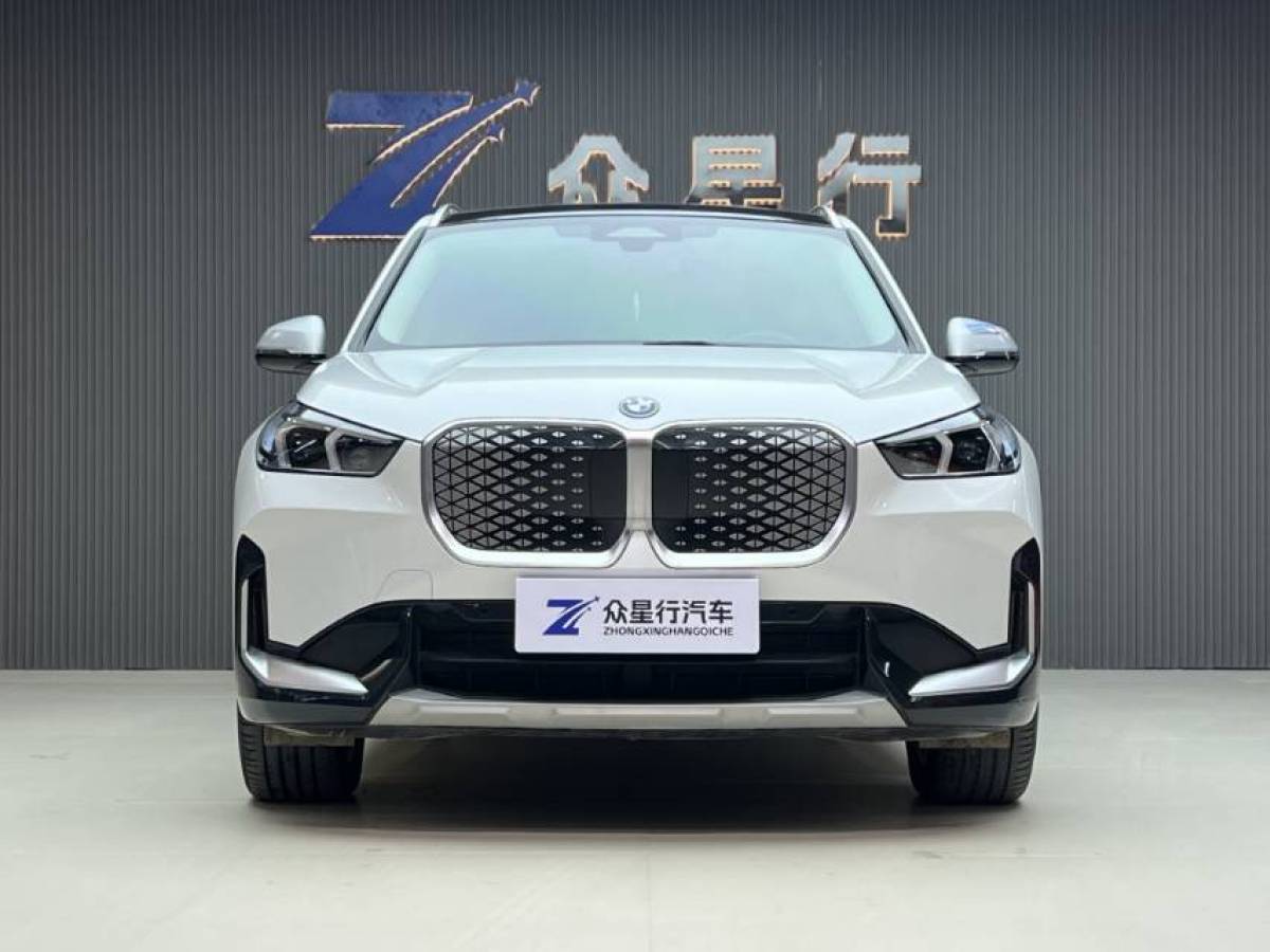 BMW iX1 2024 #2 BMW iX1 2024 immagine di auto #2