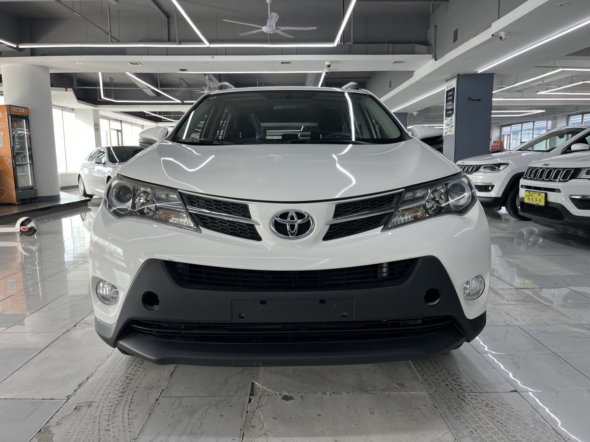 Toyota RAV4 2014 car image #2