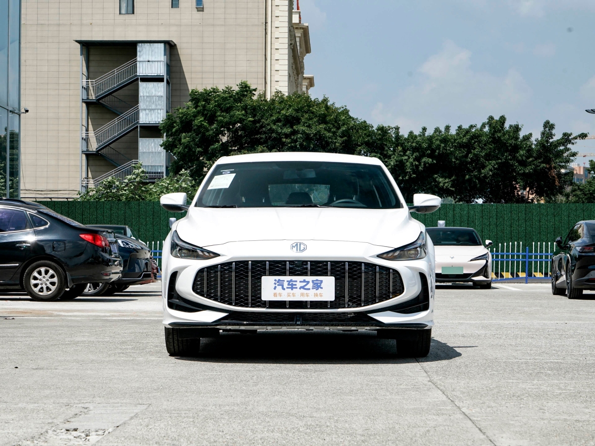 MG 5 2025 car image #2